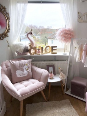 Picture of Melo Rounded Armchair – Soft Upholstery & Wooden Legs