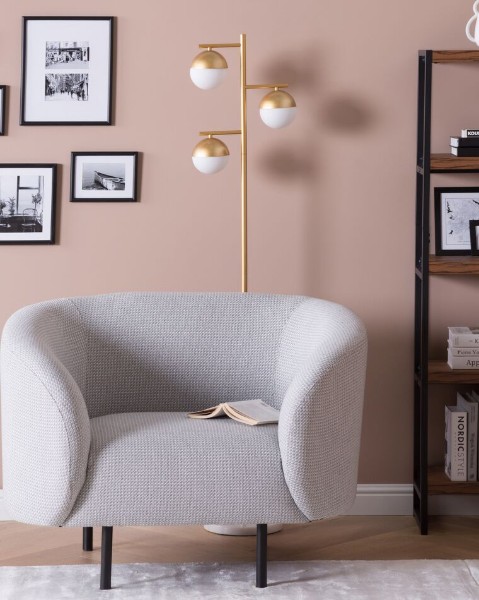 صورة كرسي مريو المريح – راحة كلاسيكية بأناقة عصرية