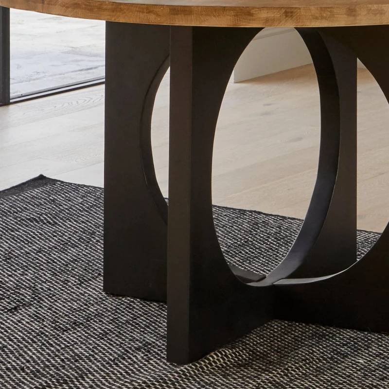 صورة طاولة طعام دائرية مافن – خشب طبيعي