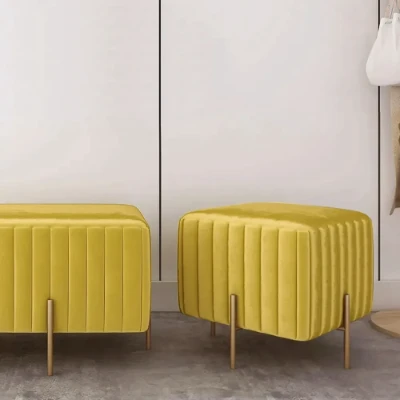 Miro – Upholstered Ottoman with Luxurious Fabric and Golden Metal Legs