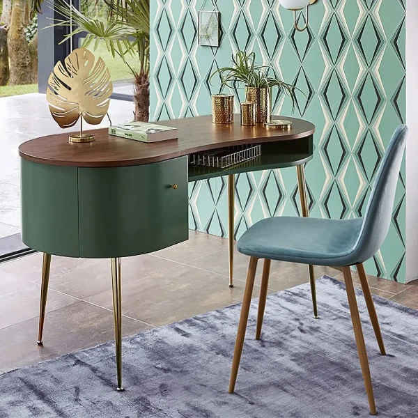 Soleil Curved Desk - Natural wood.