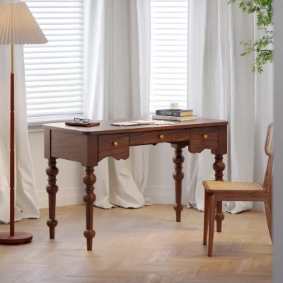 Arboria Classic Desk - Natural wood.