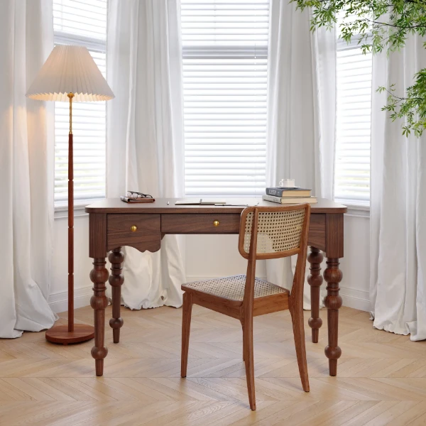Arboria Classic Desk - Natural wood.
